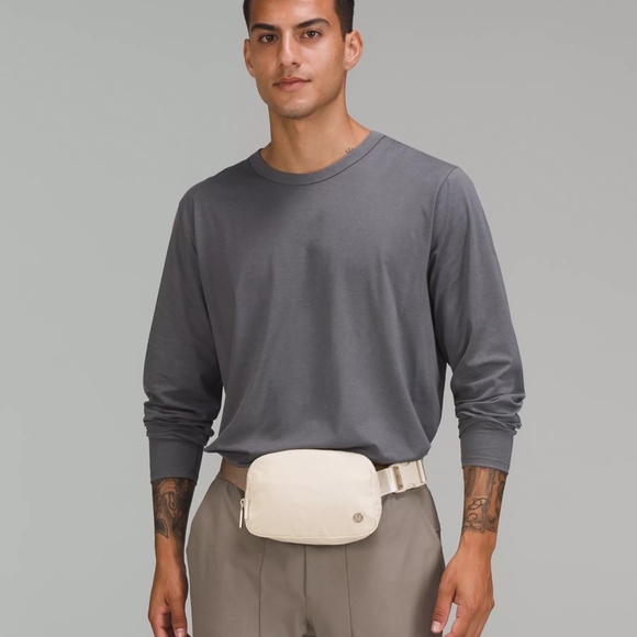 Lululemon Everywhere Belt Bag White Opal NWT - Picture 8 of 16